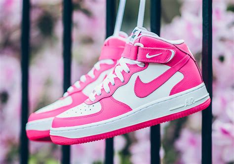 Nike air force pink shoes